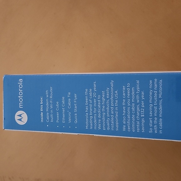 Motorola 16X4 Cable Modem Plus AC1600 Router - Picture 3 of 4